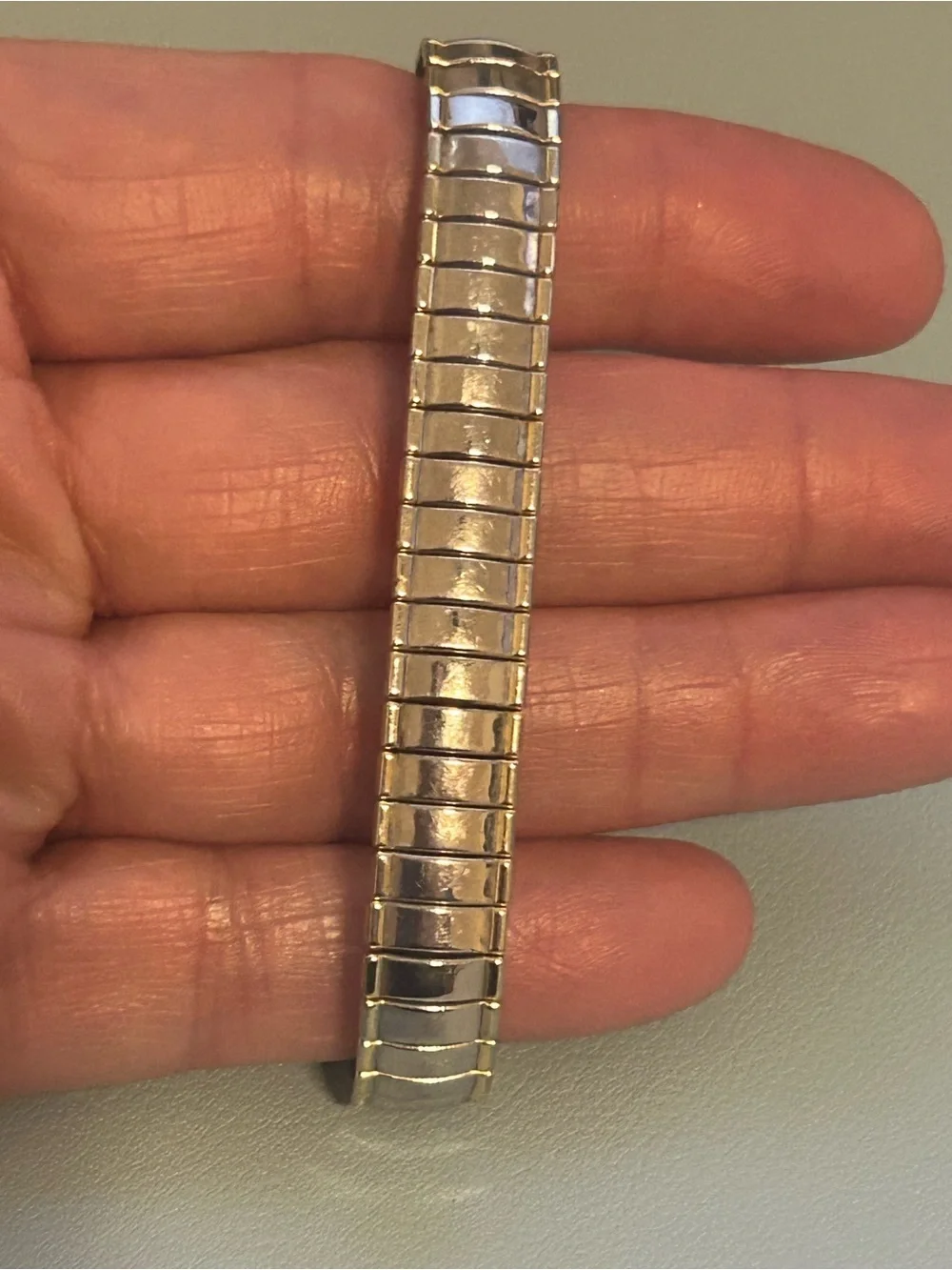 Vintage Advance Ladies Quartz Watch Silver Tone Stretch Band Oval Face